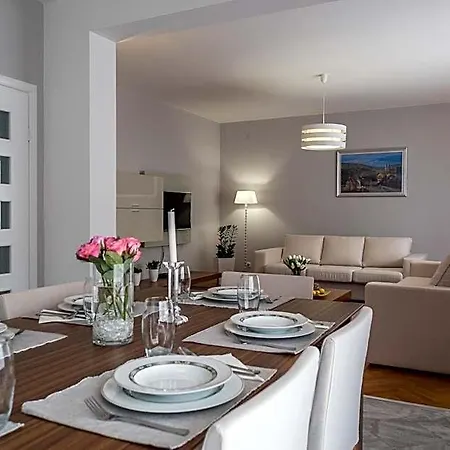 Solis Apartment *